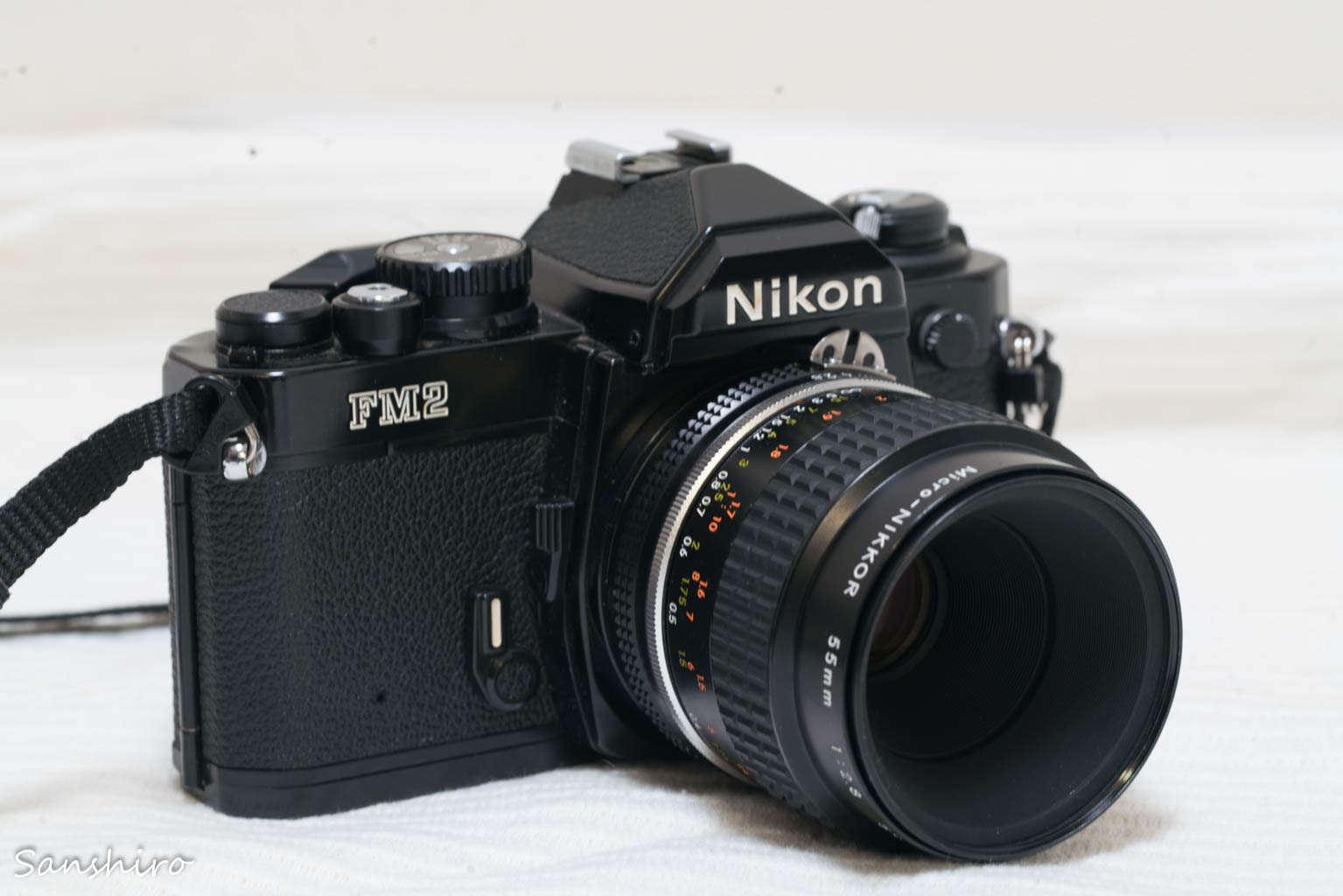 ニコン FE2 ブラック + Ai-S Micro NIKKOR 55mm F2.8 マクロ